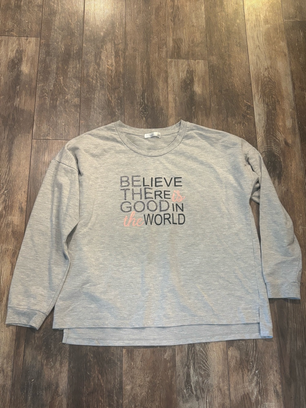 89th & Madison Light Gray Crewneck Sweatshirt with Pink Accent Script